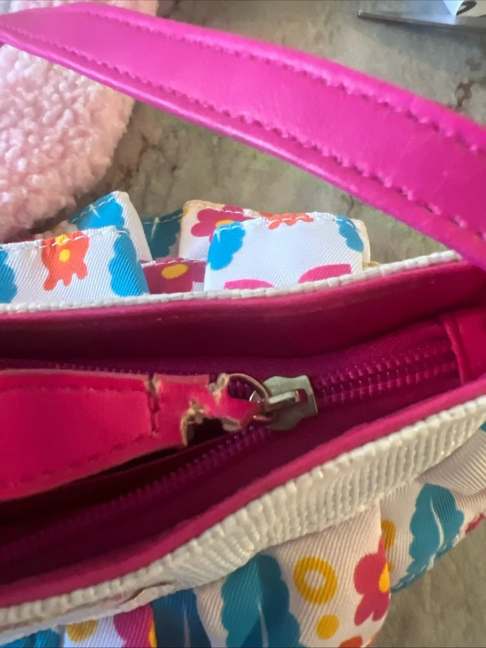 Hello Kitty Vintage 2006 Pink and White Mini Skirt Ruffle Kids Purse